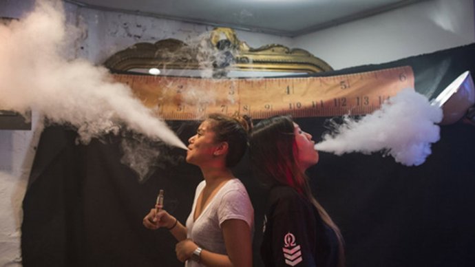 吞云吐雾的新游戏蒸汽烟问世独立站卖家们可以上新了
